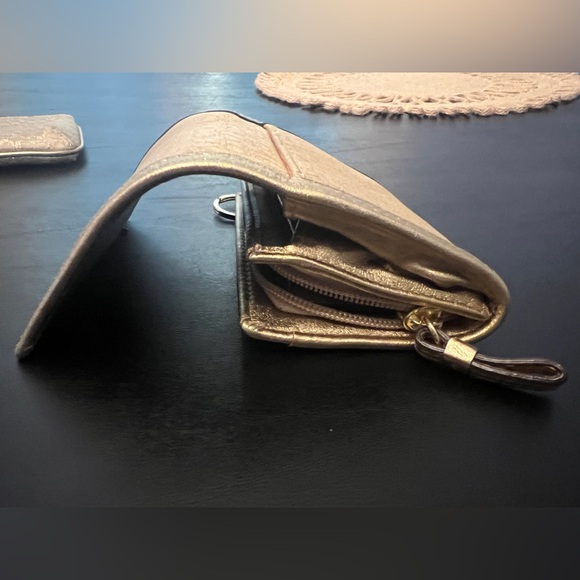 Coach wallet set women like new one has a tiny stain inside see pictures - Picture 8 of 17